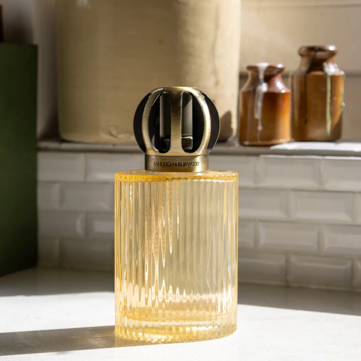 ASHLEIGH & BURWOOD THE LINEAR COLLECTION - CHAMPAGNE FRAGRANCE LAMP