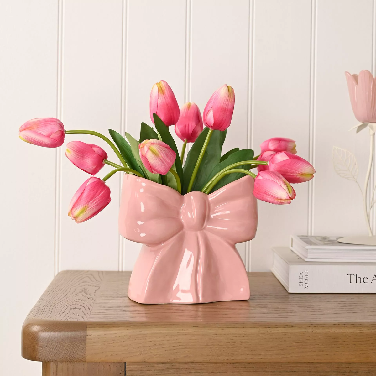 BOW VASE