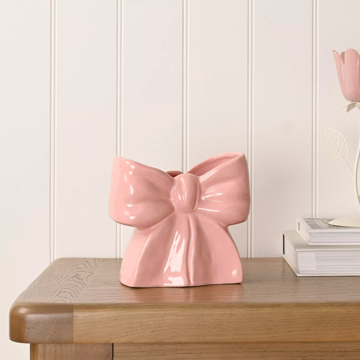 BOW VASE